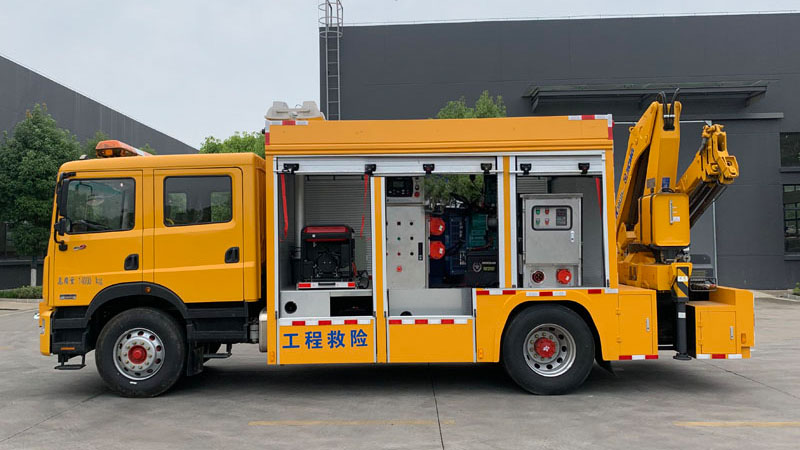 800X600東風(fēng)D9救險(xiǎn)車(chē)3.jpg